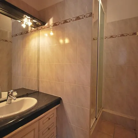 Appartement Avenue Clovis Hugues *